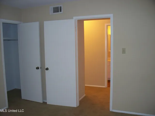 $2,000 | 527 Front Beach Drive, Ocean Springs, MS 39564