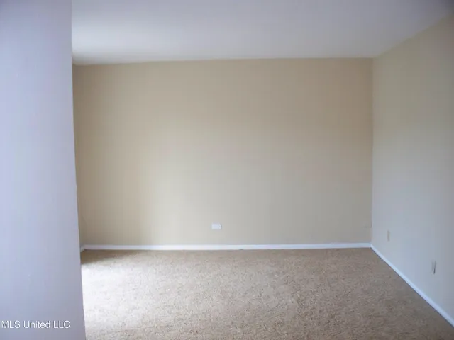 $2,000 | 527 Front Beach Drive, Ocean Springs, MS 39564