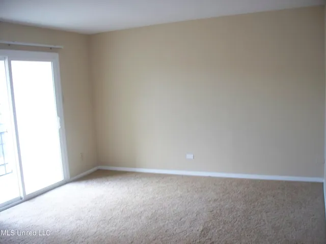 $2,000 | 527 Front Beach Drive, Ocean Springs, MS 39564