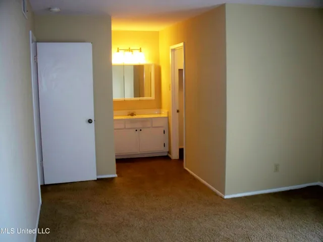 $2,000 | 527 Front Beach Drive, Ocean Springs, MS 39564