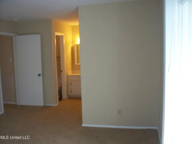 $2,000 | 527 Front Beach Drive, Ocean Springs, MS 39564