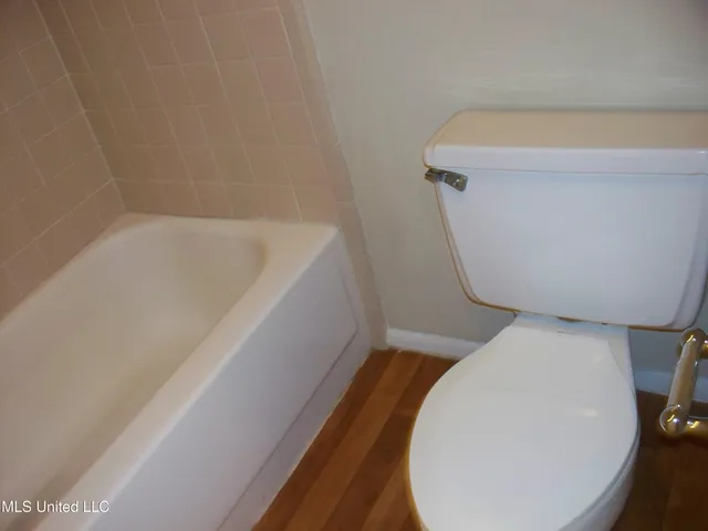 $2,000 | 527 Front Beach Drive, Ocean Springs, MS 39564