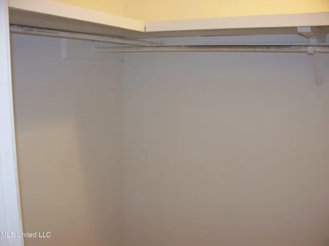 $2,000 | 527 Front Beach Drive, Ocean Springs, MS 39564