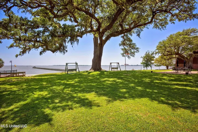 $2,000 | 527 Front Beach Drive, Ocean Springs, MS 39564
