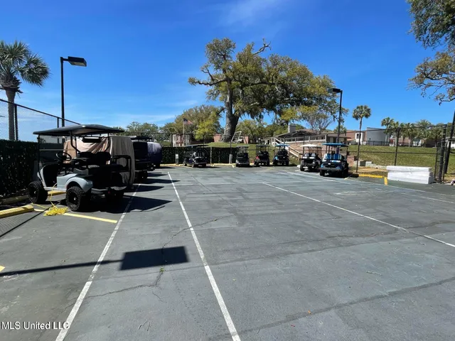 $2,000 | 527 Front Beach Drive, Ocean Springs, MS 39564