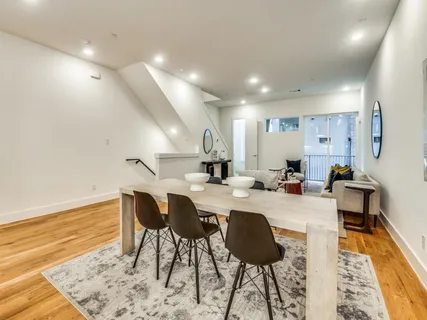 $624,000 | 426 West 9th Street, Unit 105, Dallas, TX 75208