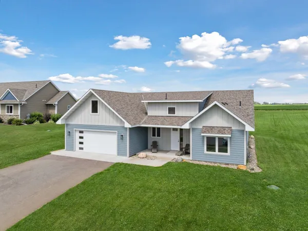 $799,999 | 25617 Cedar Lane, New Prague, MN 56071