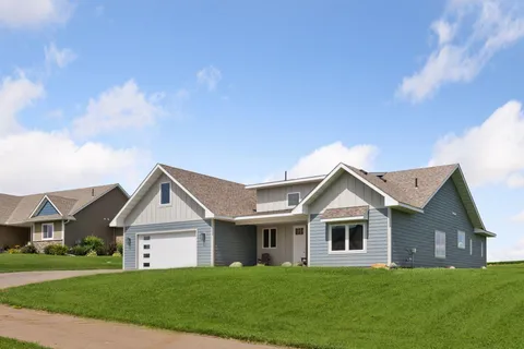 $799,999 | 25617 Cedar Lane, New Prague, MN 56071