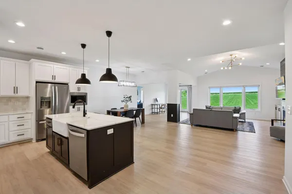 $799,999 | 25617 Cedar Lane, New Prague, MN 56071