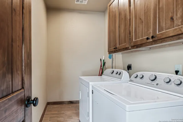 $675,000 | 72 Mountain Laurel Lane, Concan, TX 78838