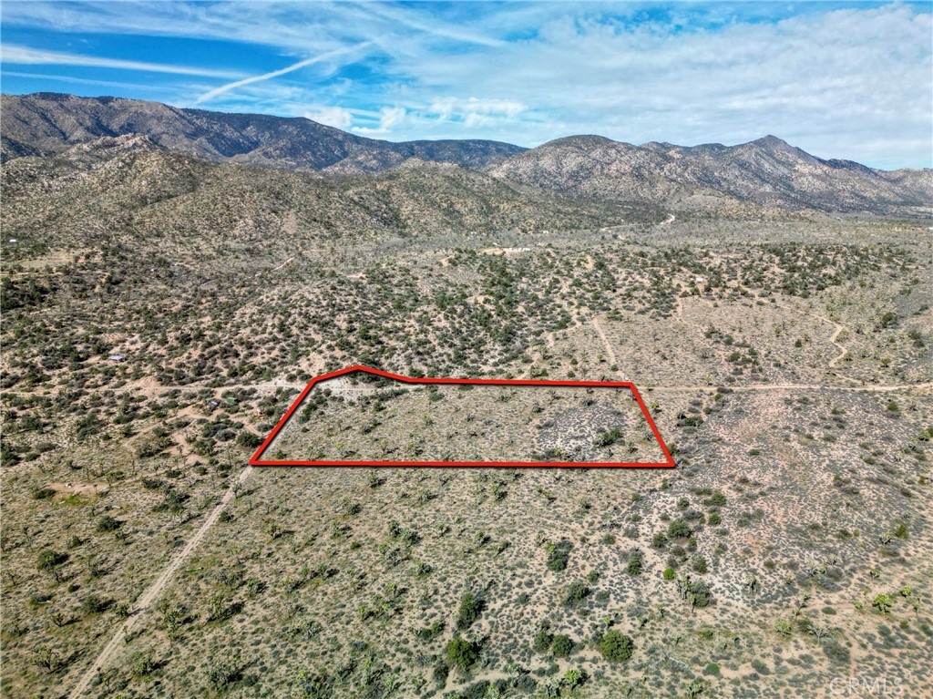 27 Vista Road Landers, CA 92285 - Photo 24 of 33 a view of a mountain