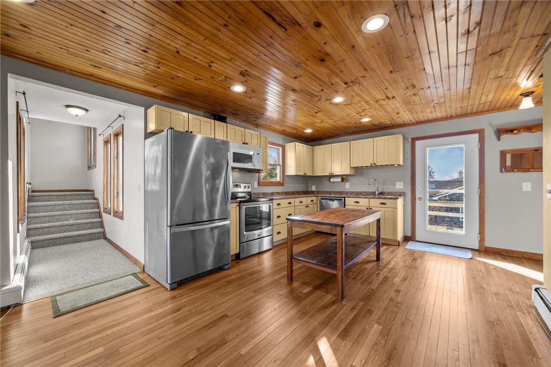 104 Howland Avenue Jamestown, RI 02835 - Photo 27 of 50