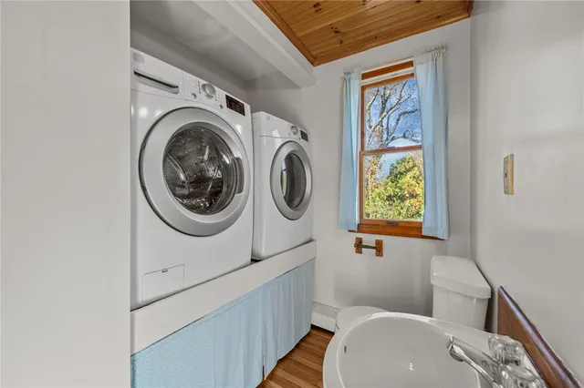 $1,495,000 | 104 Howland Avenue, Jamestown, RI 02835