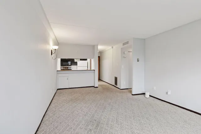 $94,999 | 1920 South 1st Street, Unit 707, Minneapolis, MN 55454