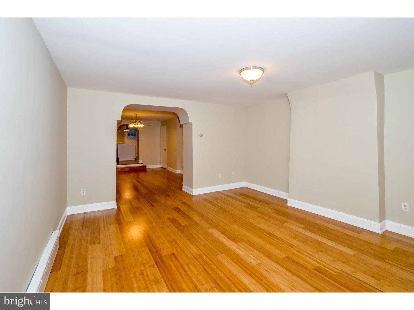 4173 Apple Street Philadelphia, PA 19127 - Photo 5 of 22 Living Room