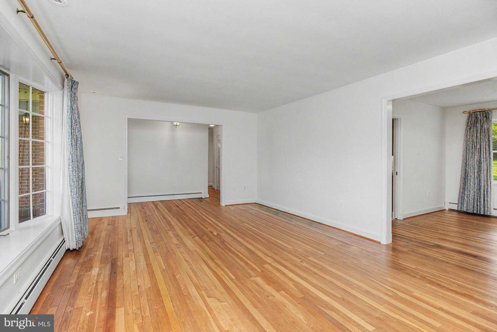 4602 Langshire Road Baldwin, MD 21013 - Photo 13 of 49 Spacious, sunlit living area awaits.