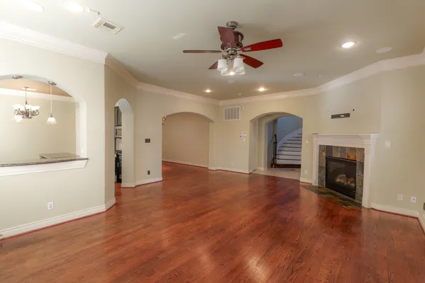 $3,600 | 1314 Sherwood Springs Lane, Houston, TX 77043