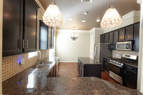 $3,600 | 1314 Sherwood Springs Lane, Houston, TX 77043