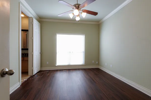 $3,600 | 1314 Sherwood Springs Lane, Houston, TX 77043