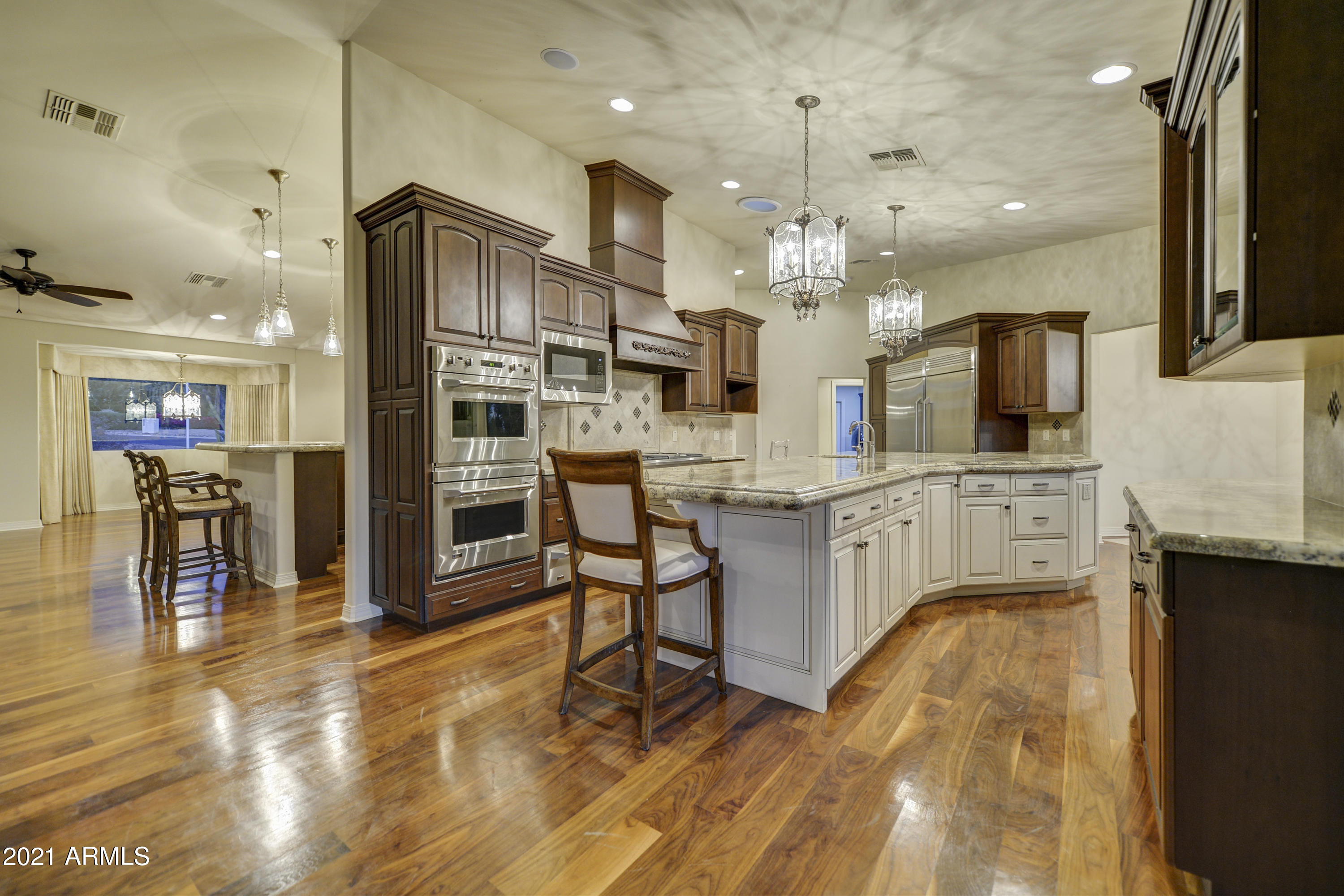 4717 East Rockridge Road Phoenix, AZ 85018 - Photo 10 of 37 009_Wet Bar-Kitchen