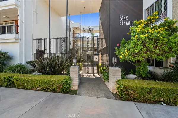 $650,000 | 333 Junipero Avenue, Unit 1C, Long Beach, CA 90814