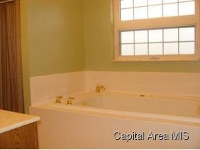 2347 Rees Road Jacksonville, IL 62650 - Photo 11 of 20