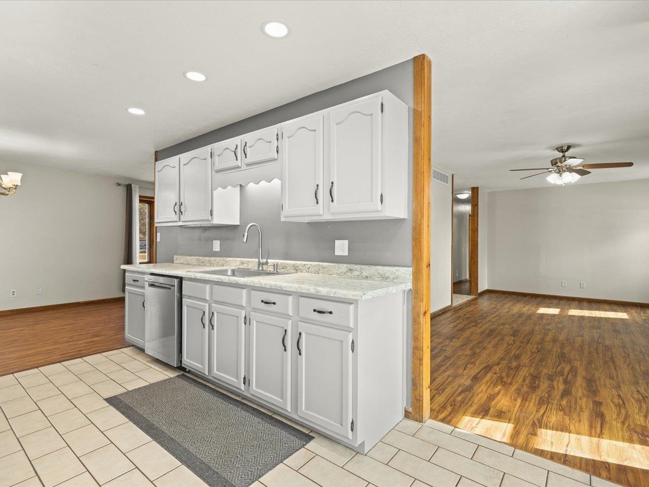 4361 Pfister Lane Roscoe, IL 61073 - Photo 11 of 41