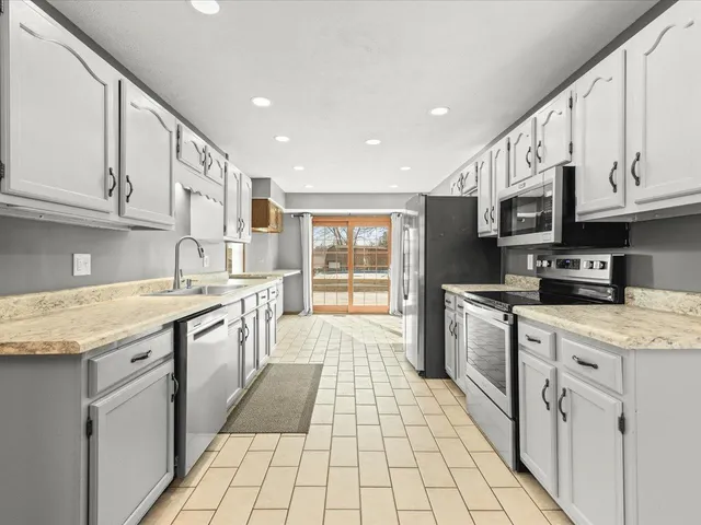 $314,900 | 4361 Pfister Lane, Roscoe, IL 61073