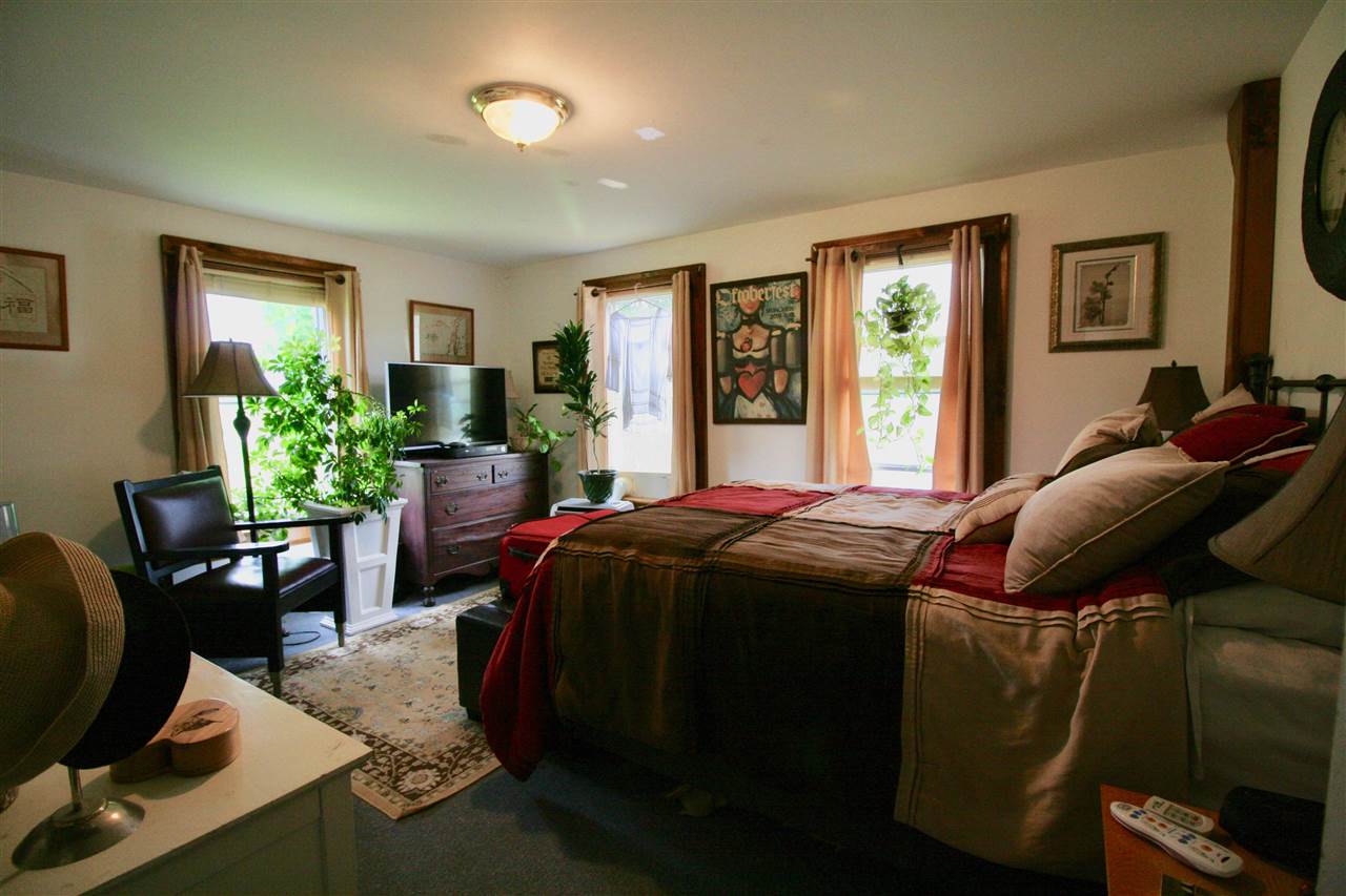 730 River Road New Haven, VT 05472 - Photo 9 of 32