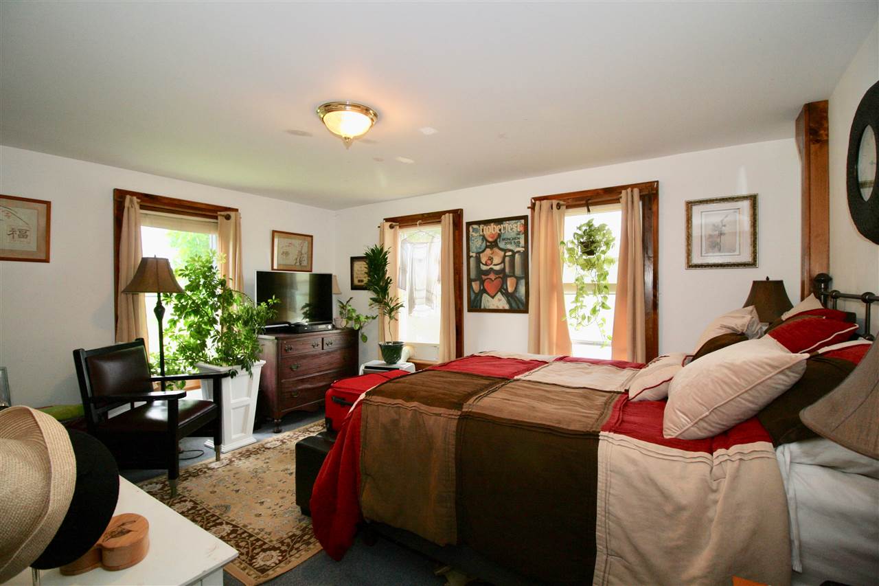 730 River Road New Haven, VT 05472 - Photo 10 of 32