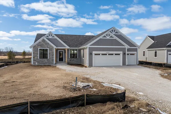 $714,900 | W251-n2413 Valleyview Circle, Pewaukee, WI 53072