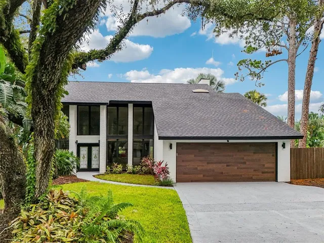 $950,000 | 4392 Brandywine Drive, Sarasota, FL 34241