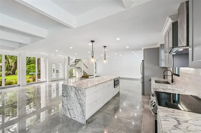 $950,000 | 4392 Brandywine Drive, Sarasota, FL 34241