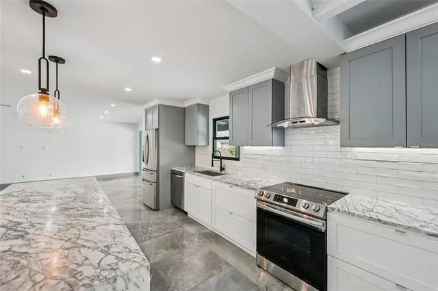 $950,000 | 4392 Brandywine Drive, Sarasota, FL 34241