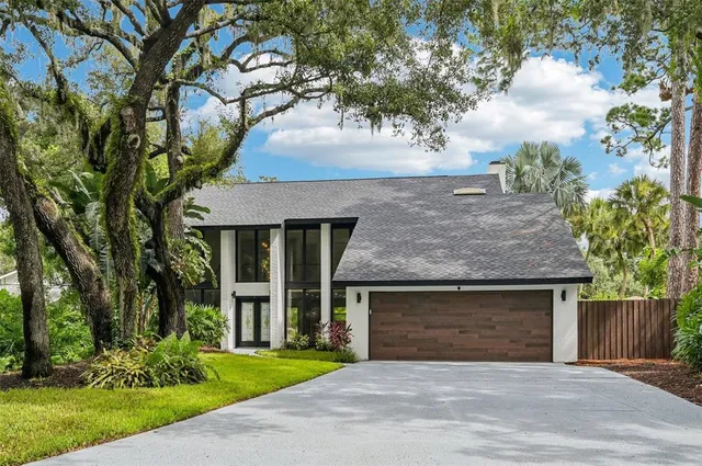 $950,000 | 4392 Brandywine Drive, Sarasota, FL 34241