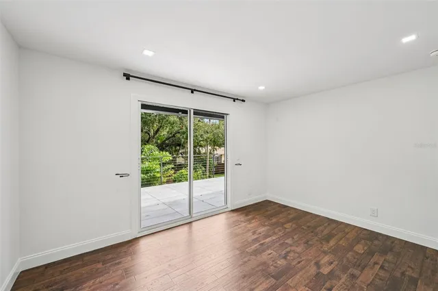 $950,000 | 4392 Brandywine Drive, Sarasota, FL 34241