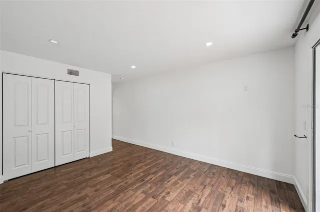 $950,000 | 4392 Brandywine Drive, Sarasota, FL 34241