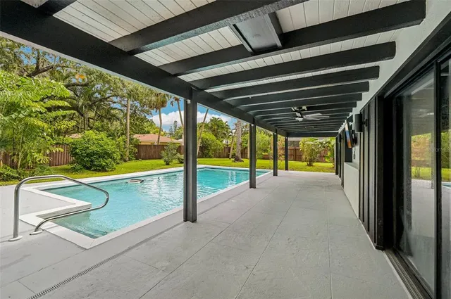 $950,000 | 4392 Brandywine Drive, Sarasota, FL 34241