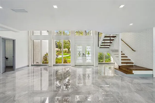 $950,000 | 4392 Brandywine Drive, Sarasota, FL 34241