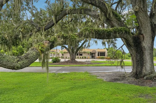 $950,000 | 4392 Brandywine Drive, Sarasota, FL 34241