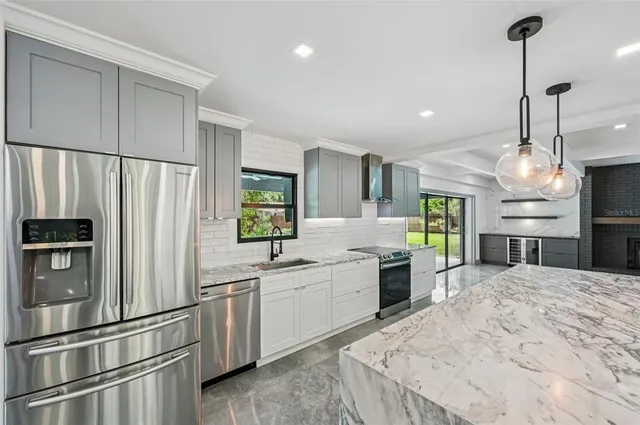 $950,000 | 4392 Brandywine Drive, Sarasota, FL 34241