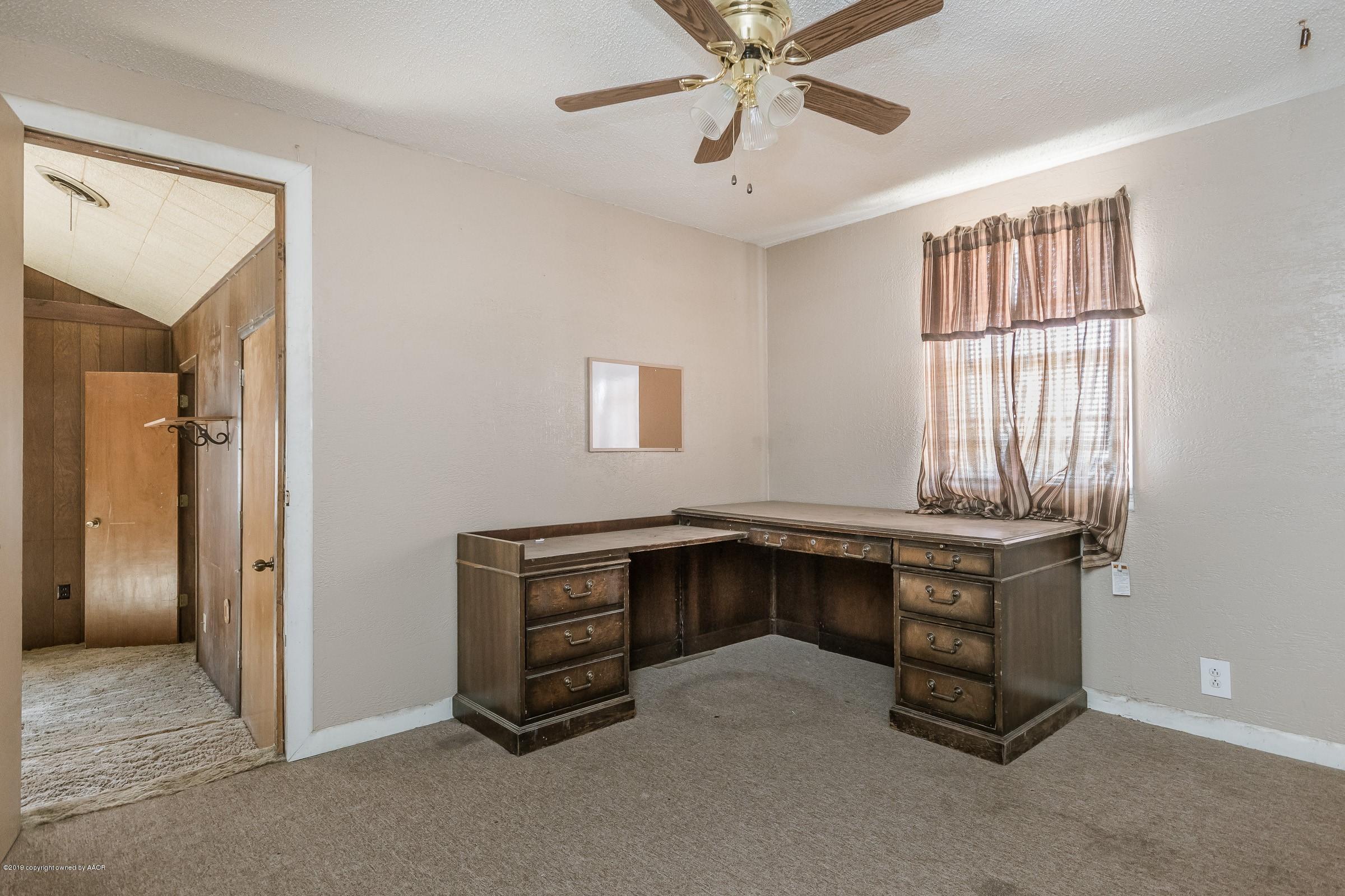 1006 South Ridgeland Avenue Fritch, TX 79036 - Photo 12 of 18 012_2nd Bedroom