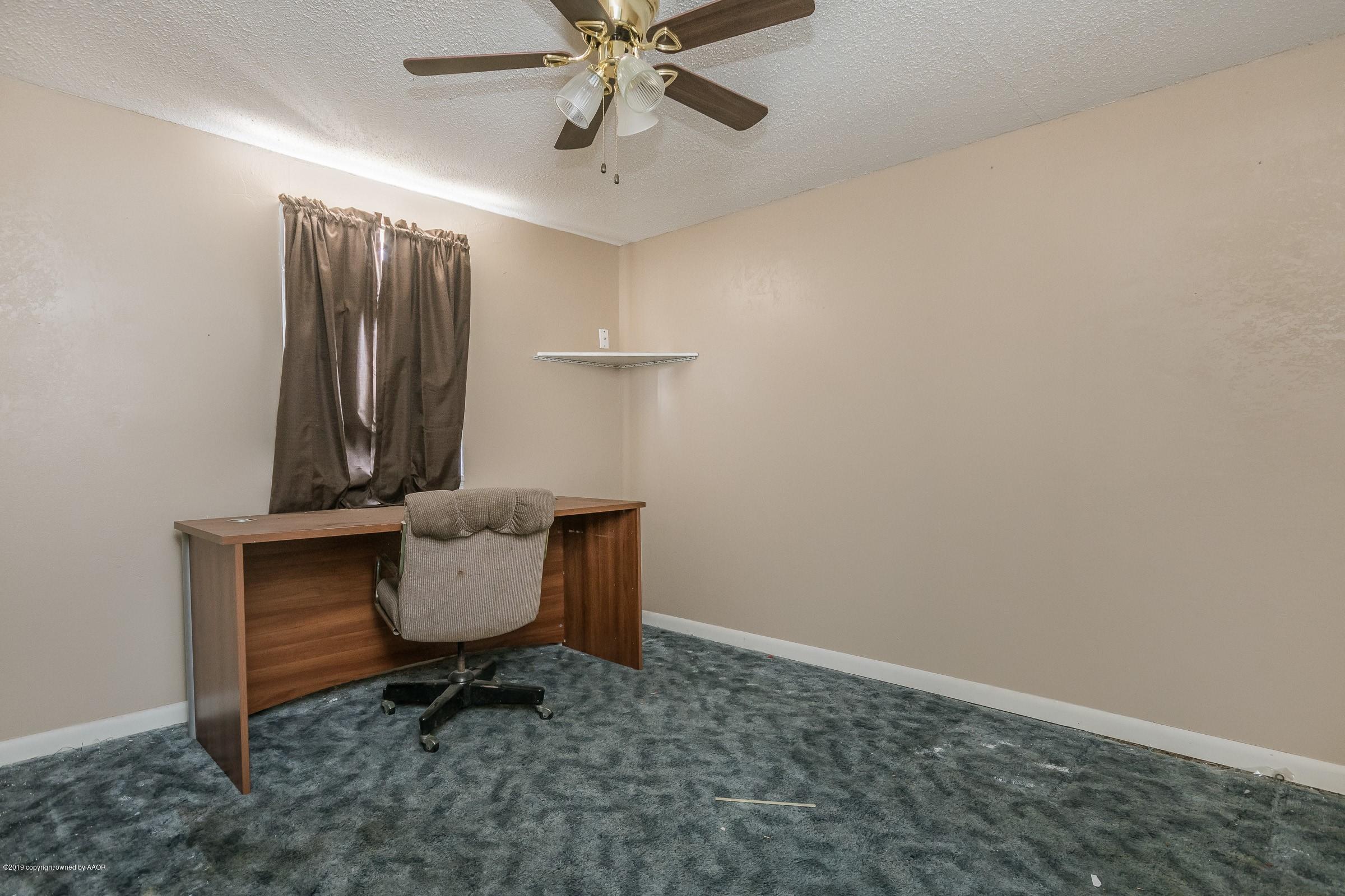 1006 South Ridgeland Avenue Fritch, TX 79036 - Photo 13 of 18 013_3rd Bedroom