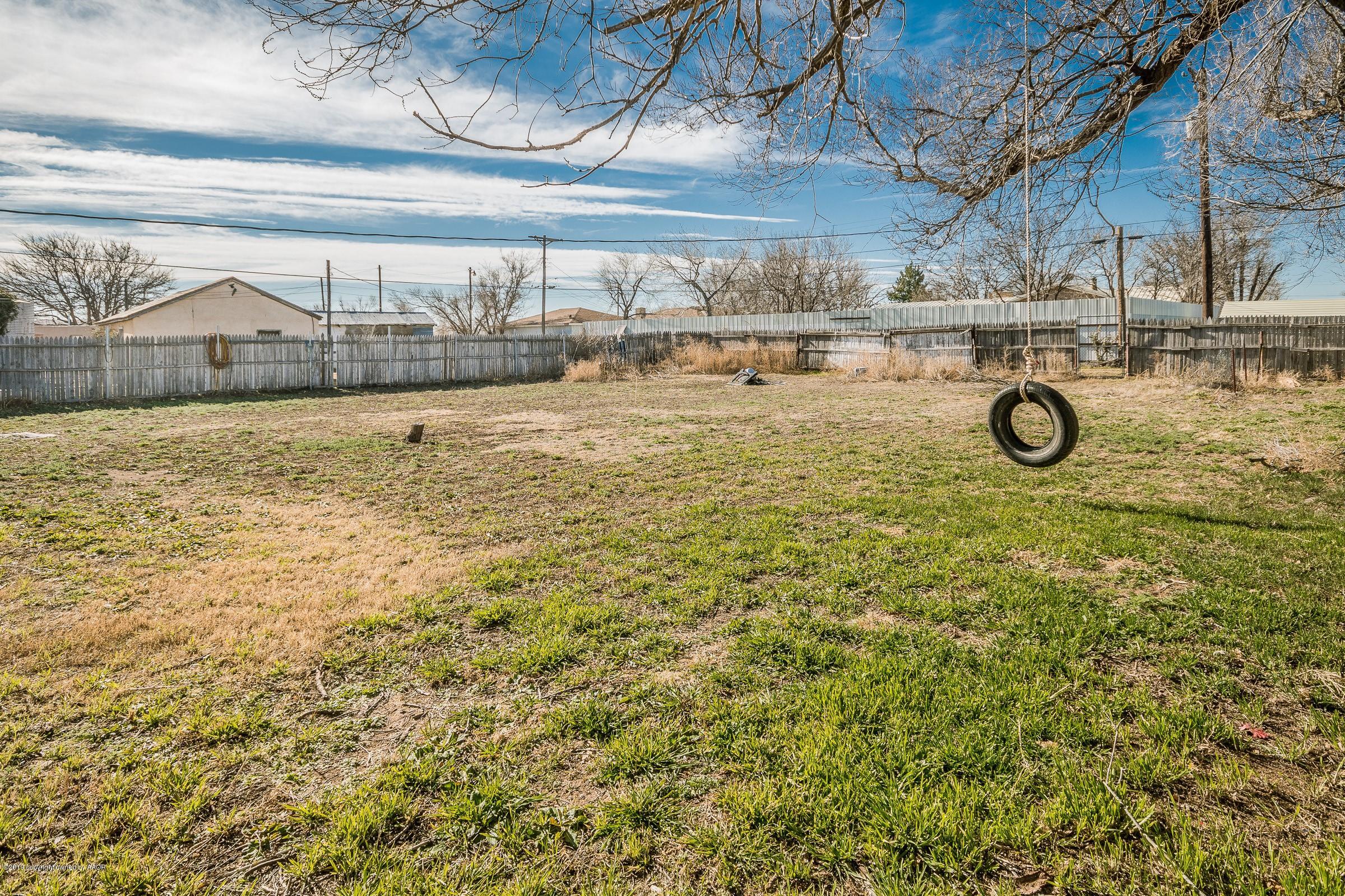 1006 South Ridgeland Avenue Fritch, TX 79036 - Photo 17 of 18 017_Back Yard