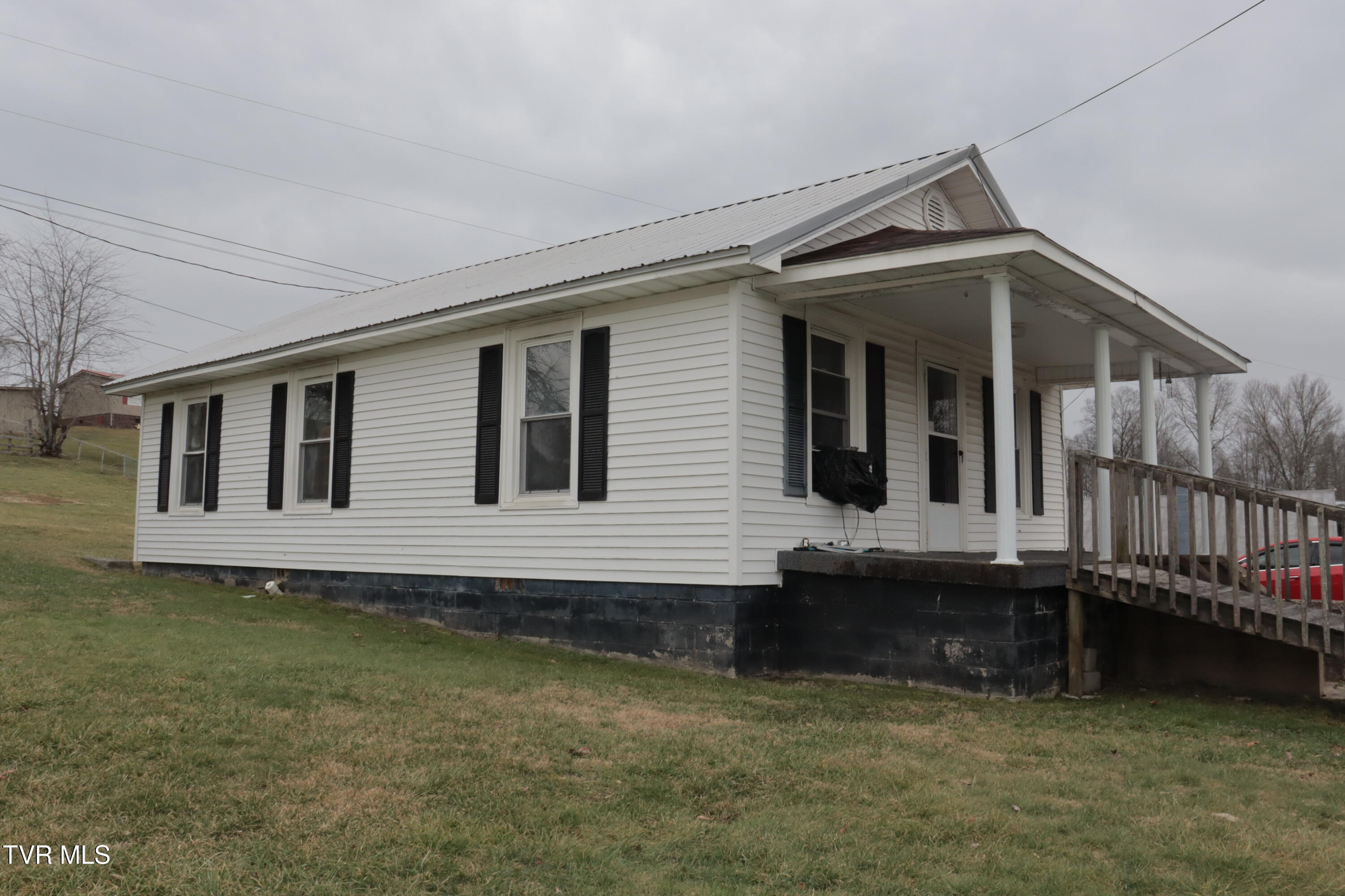 865 Baker Ridge Road Clintwood, VA 24228 - Photo 3 of 39 IMG_9170