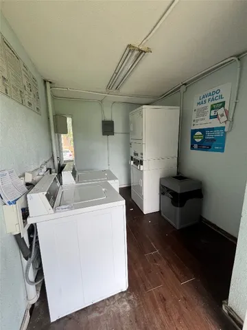 $1,050 | 3304 Red River Street, Unit 206, Austin, TX 78705