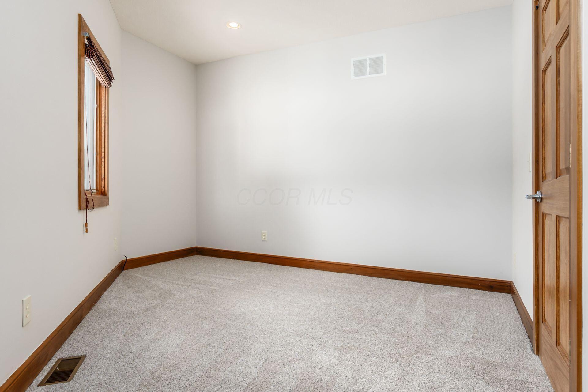 483 South Sunbury Road Westerville, OH 43081 - Photo 67 of 81 034_57be8b_i 483 S Sunbury_16