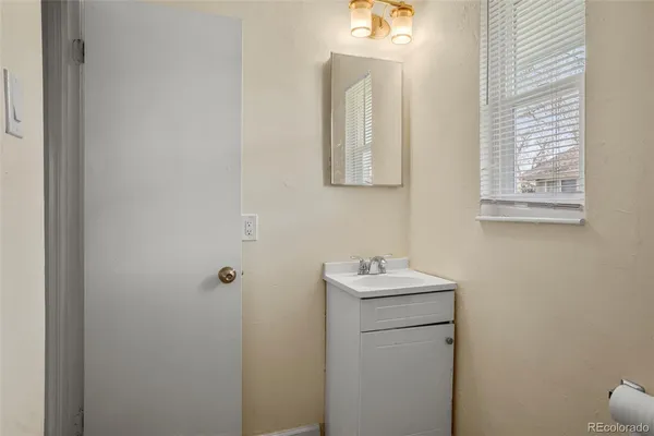 $687,500 | 1175 Akron Street, Aurora, CO 80010