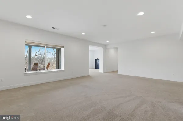 $879,900 | 121 Milkweed Drive, White Post, VA 22663