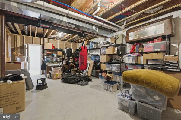 $879,900 | 121 Milkweed Drive, White Post, VA 22663